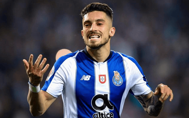 包含转会期德甲焦点战；拉齐奥主帅复盘；更衣室稳定；赛季目标并未改变的词条