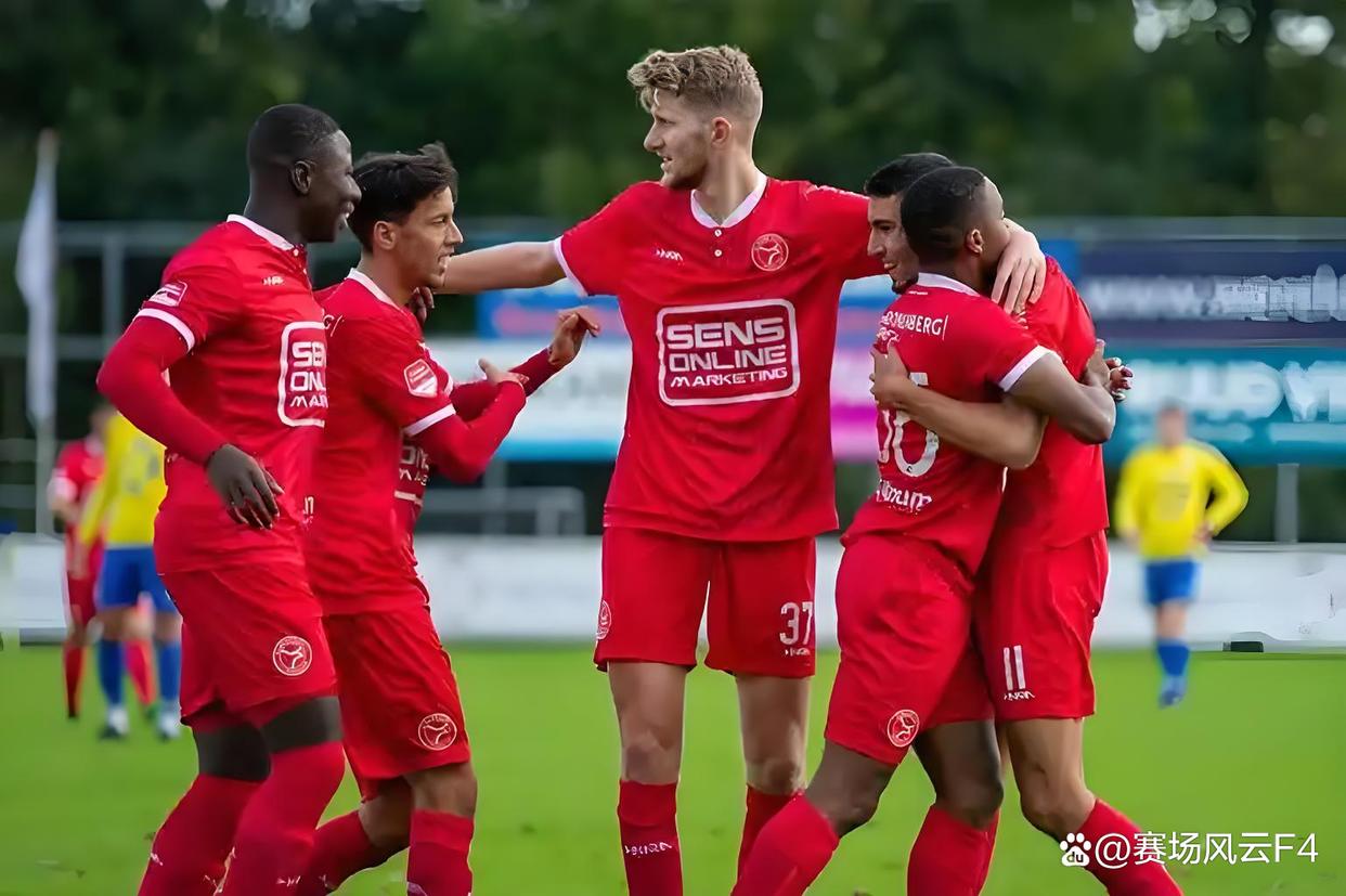 关于荷甲冲刺阶段走向成谜;门兴格拉德巴赫刷新队史纪录;赛场秩序良好;赛程密集仍需轮换的信息 关于荷甲冲刺阶段走向成谜;门兴格拉德巴赫刷新队史纪录;赛场秩序良好;赛程密集仍需轮换的信息