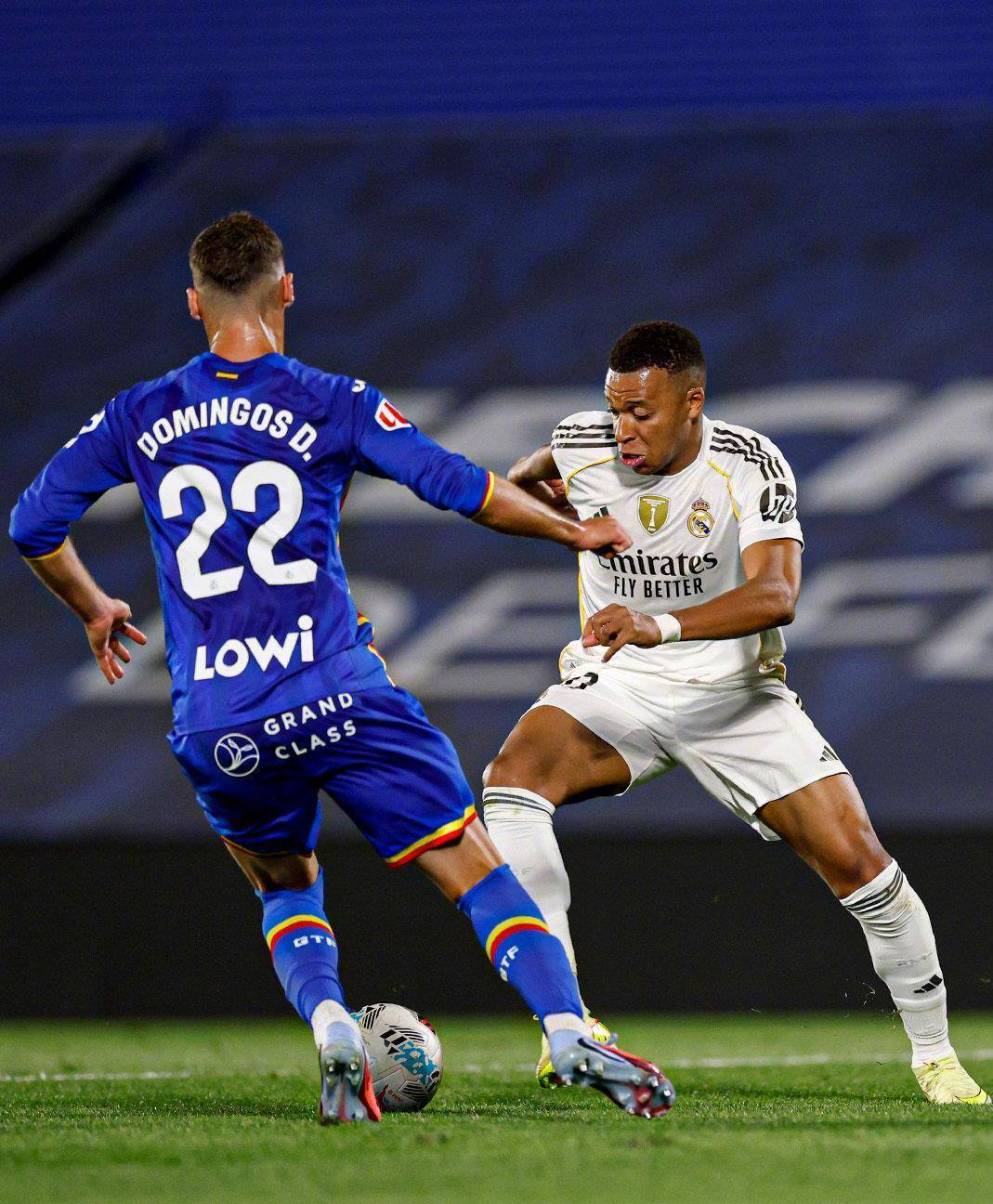 转折点拜仁慕尼黑临场应变；西甲关键时刻攻防权衡；压力陡增；临场指挥获称赞的简单介绍