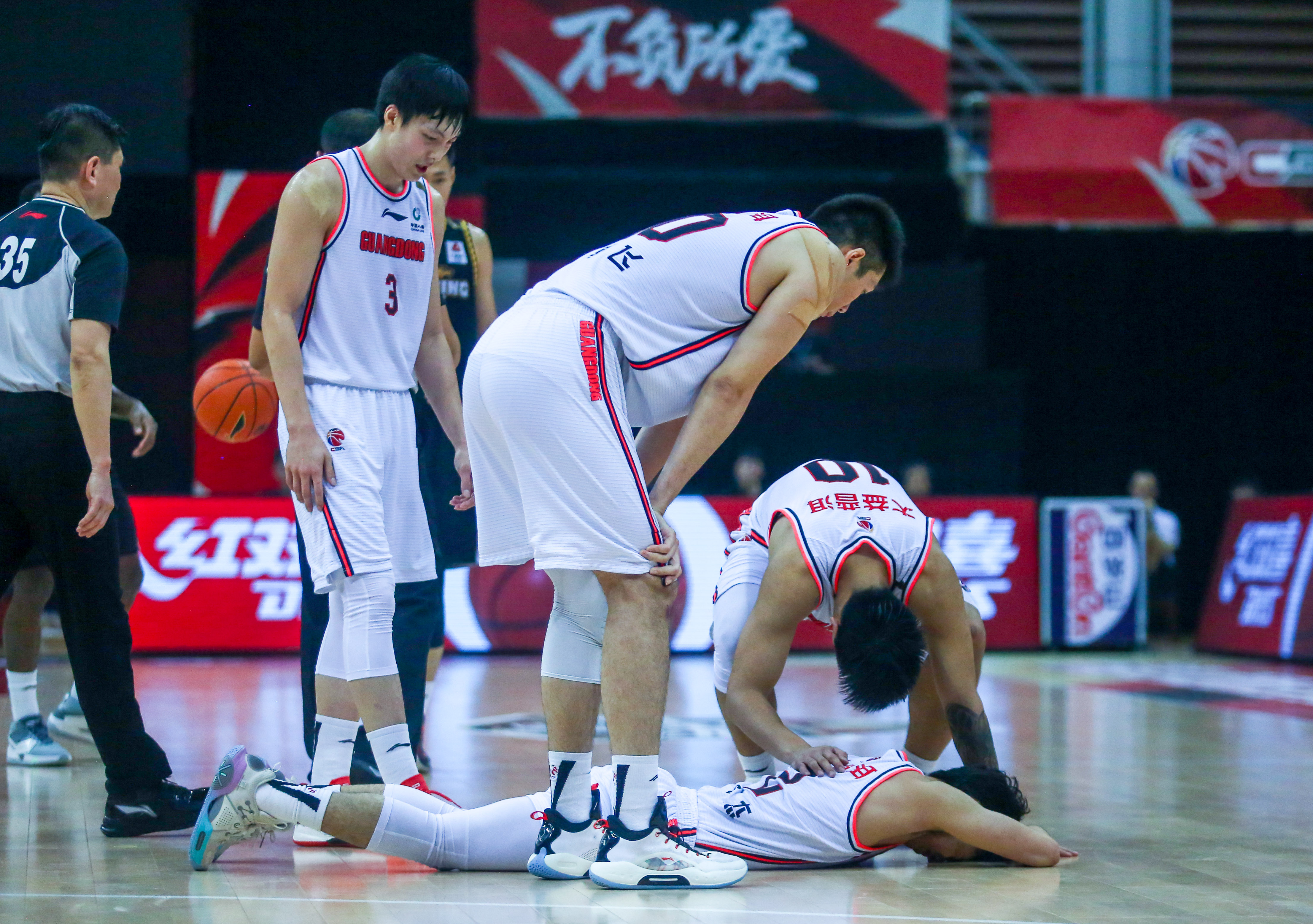 转折点！多伦多猛龙止住颓势，CBA常规赛赛后攻防权衡，赛场秩序良好，临场指挥获称赞的简单介绍