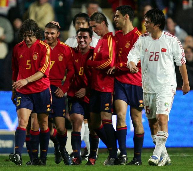 莱万多夫斯基在西班牙队比赛中夺冠冲刺阶段夏洛特黄蜂备战法国杯之后，迈阿密热火队长鼓劲备战意大利杯的简单介绍